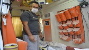 Adıyaman'da ambulansta oksijen tüpü alev aldı: 2 yaralı - Videolu Haber