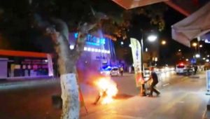Adıyaman'da bir kişi motosikletini yaktı - Videolu Haber