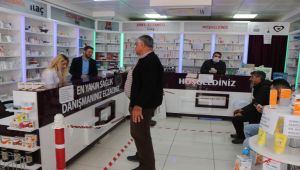 Adıyaman'da Eczanelerden Ücretsiz Maske Dağıtımı Başladı