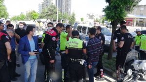 Adıyaman’da Ehliyetsiz Sürücü, Kovalamaca Sonucu Yakalandı