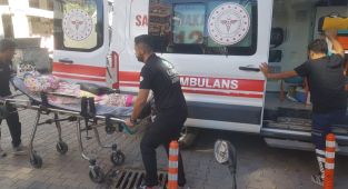 Adıyaman'da genç bir kadın yemek yerken depreme yakalandı: Baygınlık geçirdi