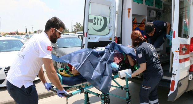 Adıyaman'da Hafif Ticari Araç Uçurumdan Yuvarlandı: 1 Ölü, 5 Yaralı