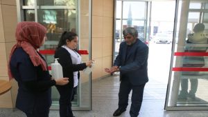 Adıyaman’da Hastanelerde Koronavirüse Karşı Dezenfektanlı Önlem