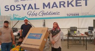 Adıyaman’da hayırseverler ve Belediye el ele: 75 tekerlekli sandalye dağıtıldı