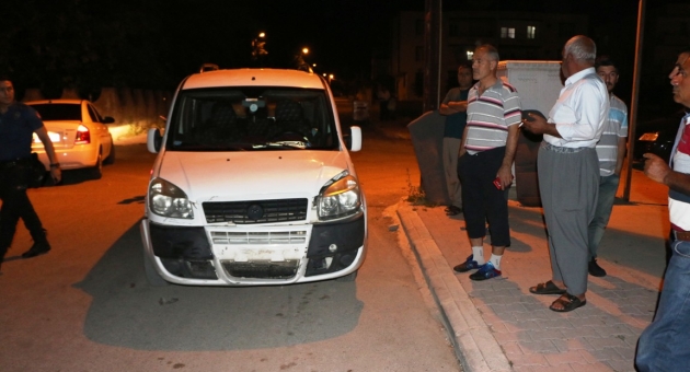 Adıyaman'da İki Hafif Ticari Araç Çarpıştı: 2 Yaralı
