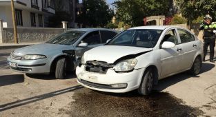 Adıyaman'da iki otomobil çarpıştı: 2 yaralı - Videolu Haber