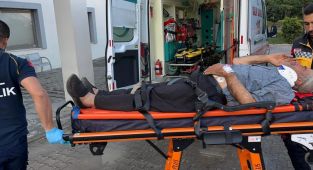 Adıyaman'da iki otomobil çarpıştı: 5 yaralı - Videolu Haber