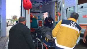 Adıyaman'da İki Otomobil Kaya Kafaya Çarpıştı: 1 Ölü, 6 Yaralı