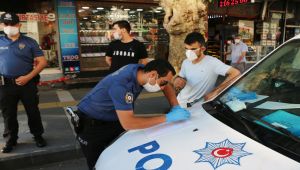 Adıyaman’da maskesiz dolaşanlara ceza kesildi