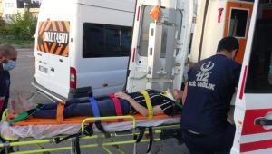 Adıyaman'da Minibüs İle Otomobil Çarpıştı: 1 Yaralı
