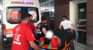 Adıyaman’da motor ve otomobil çarpıştı: İki kişi yaralandı - Videolu Haber