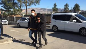 Adıyaman’da oto hırsızları adliye sevk edildi - Videolu Haber