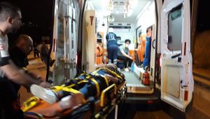 Adıyaman’da otomobil ile iş makinası çarpıştı: 3 yaralı