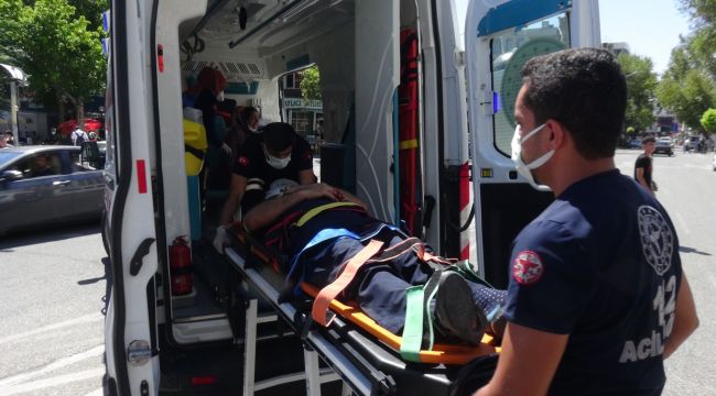 Adıyaman'da Otomobil İle Motosiklet Çarpıştı: 2 Yaralı - Videolu Haber