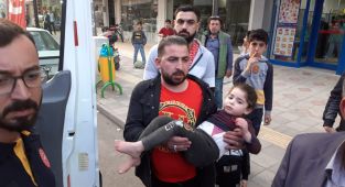 Adıyaman’da otomobilin çarptığı çocuk yaralandı