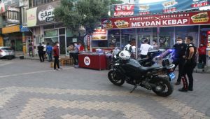 Adıyaman'da polis kavgayı biber gazı sıkarak ayırdı - Videolu Haber