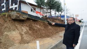 Adıyaman'da sağanak nedeniyle istinat duvarı çöktü - Videolu Haber