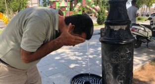 Adıyaman'da sıcaklıklar 40 dereceyi aştı, vatandaşlar parklara akın etti - Videolu Haber