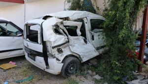 Adıyaman’da TIR ile hafif ticari araç çarpıştı: 3 yaralı