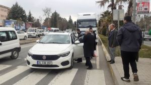 Adıyaman’da TIR Yayalara Yol Veren Otomobile Çarptı: 1 Yaralı - Videolu Haber