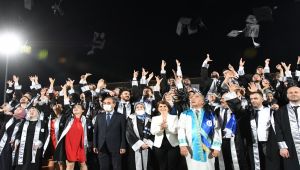 Adıyaman’da Üniversitesi'nde 2021 mezunları temsili kep attı - Videolu Haber