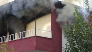Adıyaman'da yangında bir ev kullanılamaz hale geldi - Videolu Haber