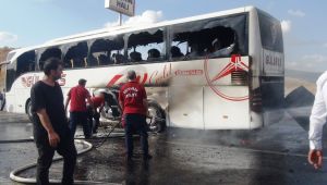 Adıyaman’da Yolcu Otobüsü, Alev Alev Yandı - Videolu Haber