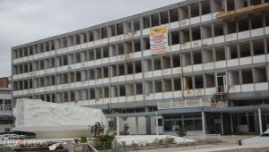 Adıyaman'daki eski hükümet binasının yıkımına başlandı
