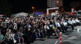 Adıyaman’daki konteyner kentlerde deprem şehitleri anılıyor