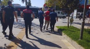Adıyaman Demokrasi Parkı'nda alkol alıp çevreyi rahatsız eden şahıs gözaltına alındı