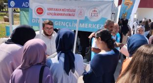 Adıyaman Üniversitesi'nde Diyanet Gençlik tanıtım standı açıldı