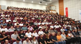 Adıyaman Üniversitesi'nde 'Uçuş ve Ötesi' söyleşisi gerçekleştirildi