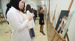Adıyaman Üniversitesi Tıp Fakültesinde 'Anatomide Sanat' sergisi açıldı