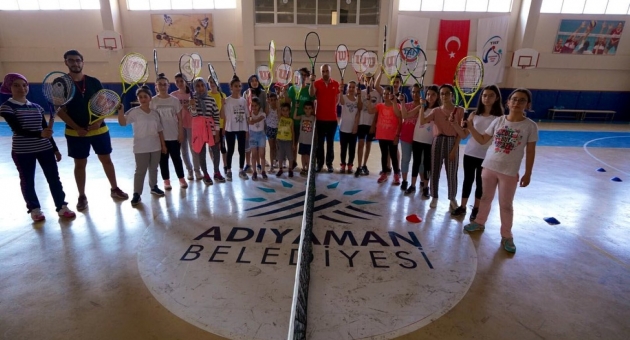 Adıyamanlı Çocuklar Kort Tenisini Çok Sevdi