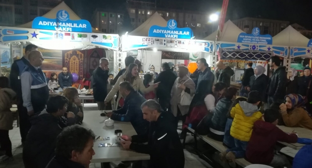 Adıyamanlılar Vakfı Ramazan Standına Ziyaretçi Akını