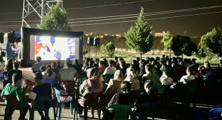 Adıyamanlılar yarı final mücadelesini dev ekranda izledi