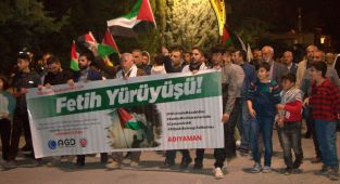 AGD, McDonald's önünde protesto yürüyüşü yaptı polis alarma geçti - Videolu Haber