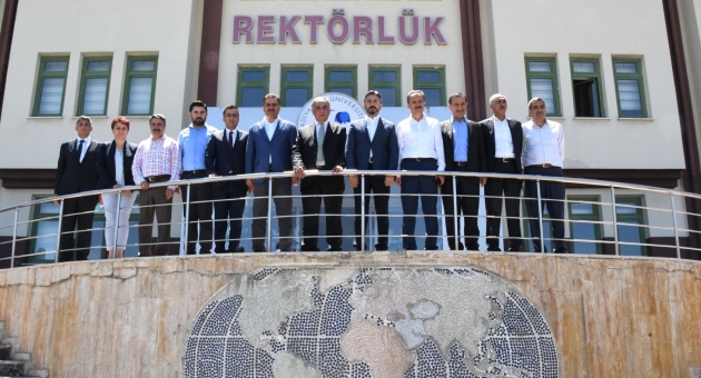 Ak Parti Adıyaman Heyetinden Rektör Turgut’a Tebrik Ziyareti