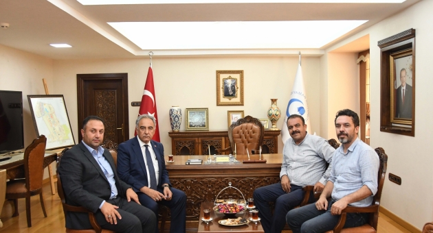 Ak Parti Kâhta İlçe Başkanı Yeni’den Rektör Turgut’a Ziyaret