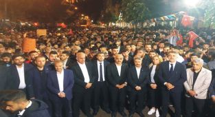 AK Partililer Kahta’da son mitinge yoğun ilgi gösterdi