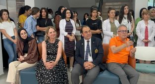 AKEM’E Rotary desteği: Öğrencilere 15 akıllı tahta ve teknolojik donanım