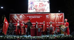 Akyazı demokrasi nöbetinde tek yürek oldu