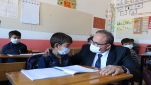 Alagöz’ün yüz yüze eğitime başlayan okullara ziyaretleri sürüyor