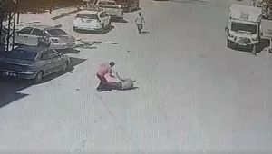 Amcasının oğlunu bıçaklayarak öldürme olay anı güvenlik kameralarında