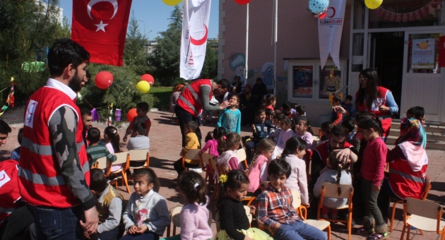Anaokulu Öğrencileri Kızılay'ın '23 Nisan Çocuk Festivali' İle Eğlendi
