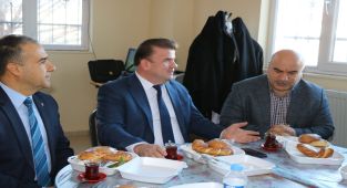 Aşcı’dan Şambayat Merkez Ortaokuluna ziyaret