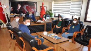 Atık yağlardan sabun üreten öğrencilerden Özdemir'e ziyaret