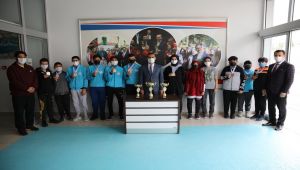 Attığını vuran sporcular yine şampiyon