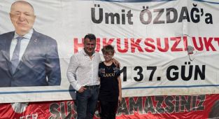 Azmi Karamahmutoğlu: ‘Ümit Özdağ’a, siyasetten yargı yoluyla el çektirilmiştir’
