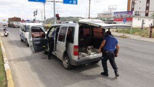 Babasından habersiz kullandığı araçla polislere yakalandı